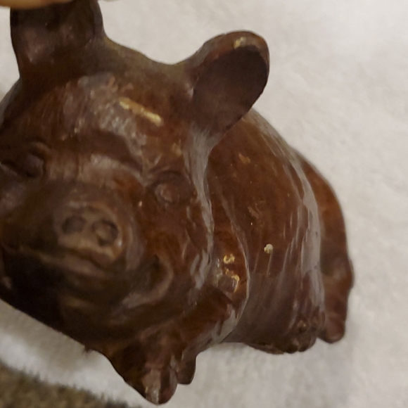 Red Mill Carved Pig - Picture 9 of 11